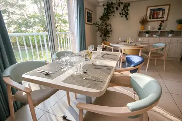 emeis-maison-de-retraite-les-pivoines-salle-restaurant