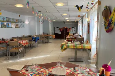 emeis-maison-de-retraite-sainte-anne-salle-de-restaurant