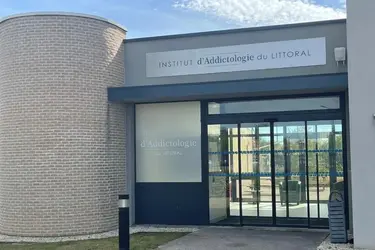 institut addictologie du littoral entree