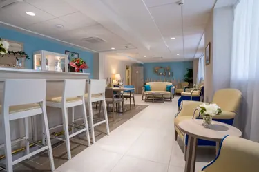 les jardin de beauvallon lobby bar