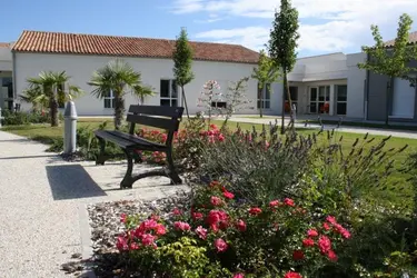 maison de retraite les aloes saint sulpice de royan 02