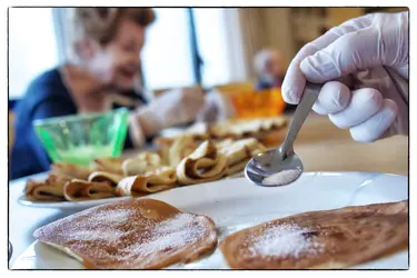 maison de retraite andernos les bains animation crepes