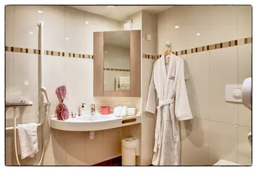 maison de retraite andernos les bains salle de bains