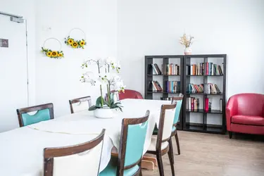 maison de retraite bellevue salon bibliotheque