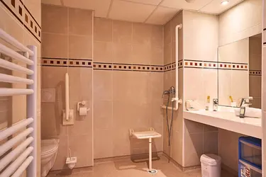 maison de retraite les berges du canal salle de bain