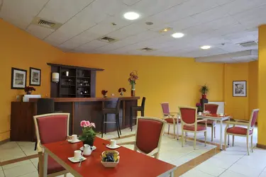 maison de retraite les bords de l oise salon rdc