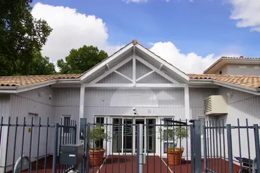 maison de retraite les chardons bleus entree