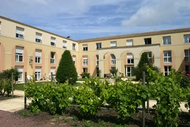 maison de retraite claire fontaine 5