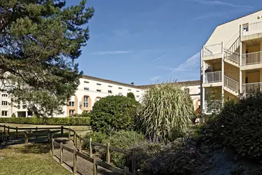 maison de retraite la claire fontaine la rochelle facade