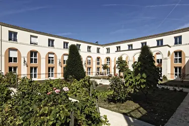 maison de retraite la claire fontaine la rochelle 0