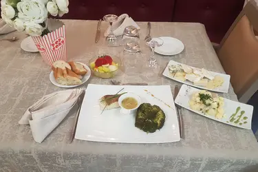 maison de retraite la corniche fleurie restaurant 113134