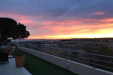 maison de retraite la corniche fleurie vue nuit photo nuit