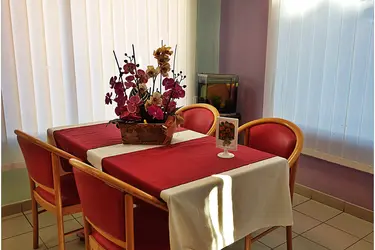 maison de retraite les grands pins marignane 02