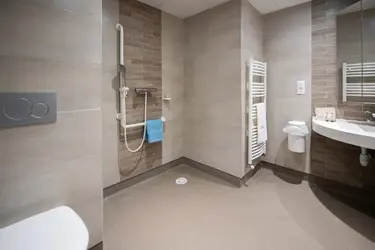 maison de retraite les jardins de la crau miramas salle d eau