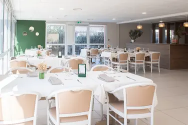 maison de retraite les jardins de la crau miramas salle de restaurant