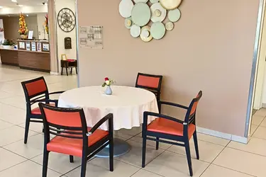 maison de retraite les jardins de pauline restaurant