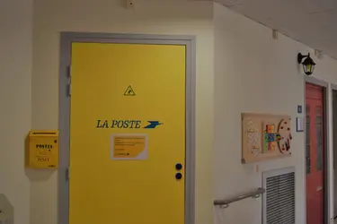 maison de retraite les lys place du village la poste