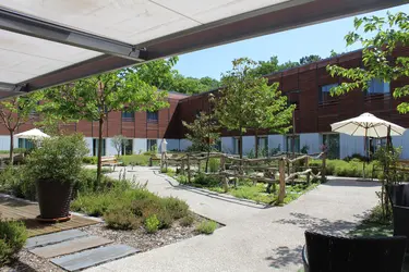 maison de retraite les magnolias biganos jardin