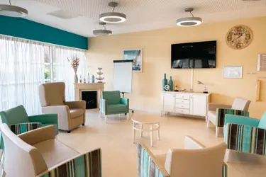 maison de retraite les magnolias salon bleu beige