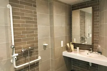 maison de retraite maison bleue gattieres salle de bainsdb