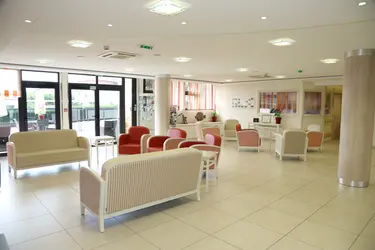 maison de retraite les oliviers saint laurent du var 02