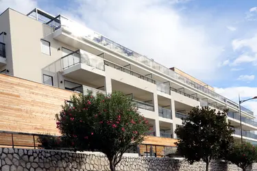 maison de retraite les oliviers saint laurent du var 06