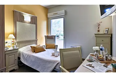 maison de retraite pommerol chambre jaune 0