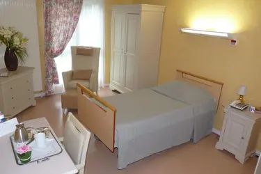 maison de retraite la puisaye lavau chambre