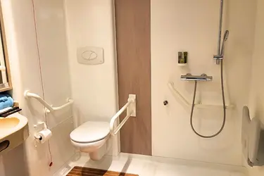 maison de retraite quai des brumes salle de bain