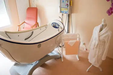 maison de retraite quentin de la tour balneotherapie