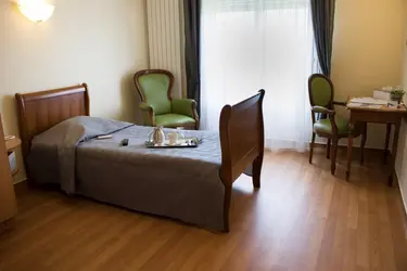 maison de retraite quentin de la tour chambre