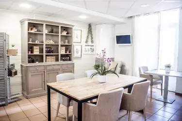 maison de retraite renouard salon