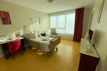 maison de retraite residence ondine chambre rouge