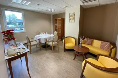 maison de retraite residence ondine salon invites