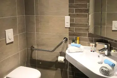 maison de retraite residence la senatorerie salle de bain