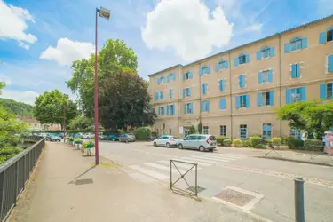 maison de retraite les rives de cabessut facade