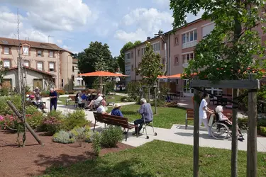 maison de retraite saint just saint just saint rambertndeg1 avec residents