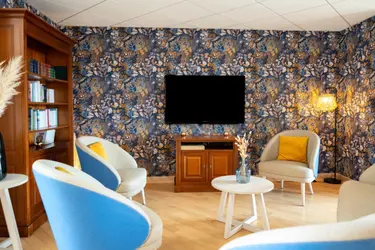 maison de retraite sainte terre salon biblitoheque