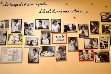 maison de retraite les vignes decoration murale