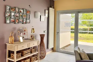 maison de retraite les vignes salon violet