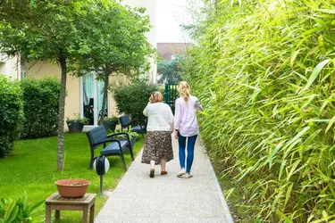 maison de retraite villa des aines bonnieres sur seine jardin