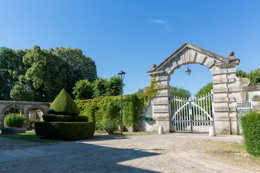 maison de retraite chateau de villeniard 01