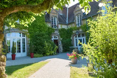 maison de retraite chateau de villeniard entree