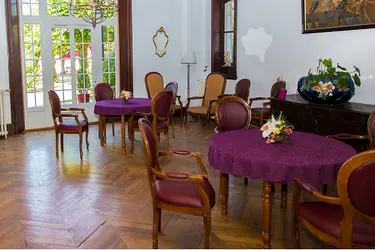 maison de retraite chateau de villeniard salle a manger