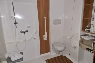 maison de retraite la camargue nimes salle de bain