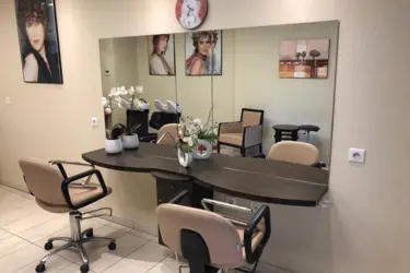 maison de retraite la camargue nimes salon de coiffure