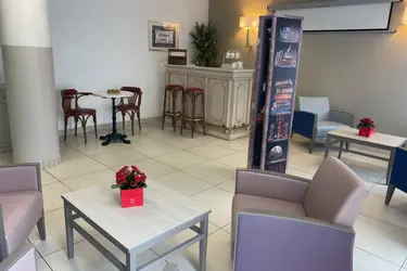 maison de retraite montigny les comeilles salon