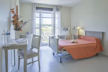 maisonderetraite residencesainteclotilde chambreavecbalcon