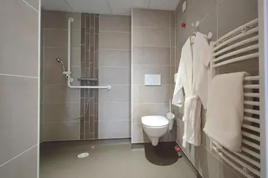 maisonderetraite residencesainteclotilde salledebain