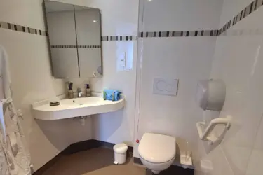 maisonderetraite saintandre51 sdb